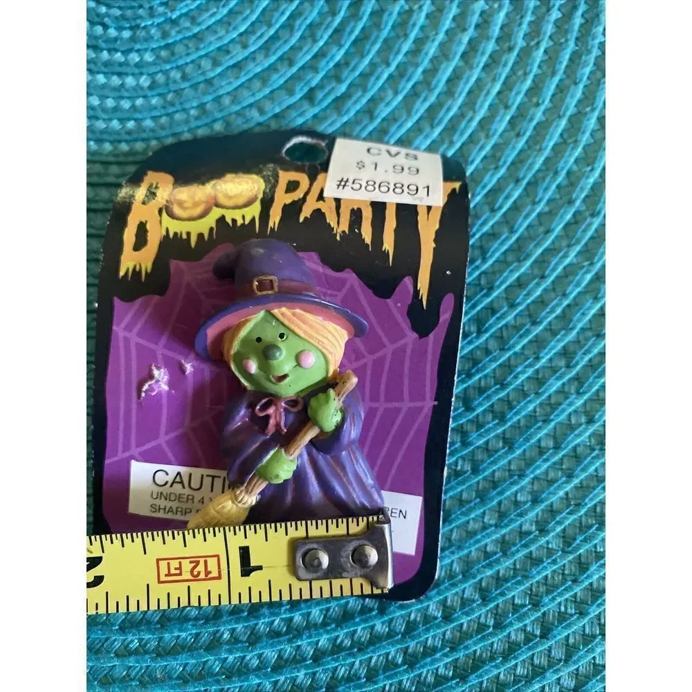 Halloween Vintage 1997 CVS Boo Party HALLOWEEN LAPEL PIN #586891 WITCH